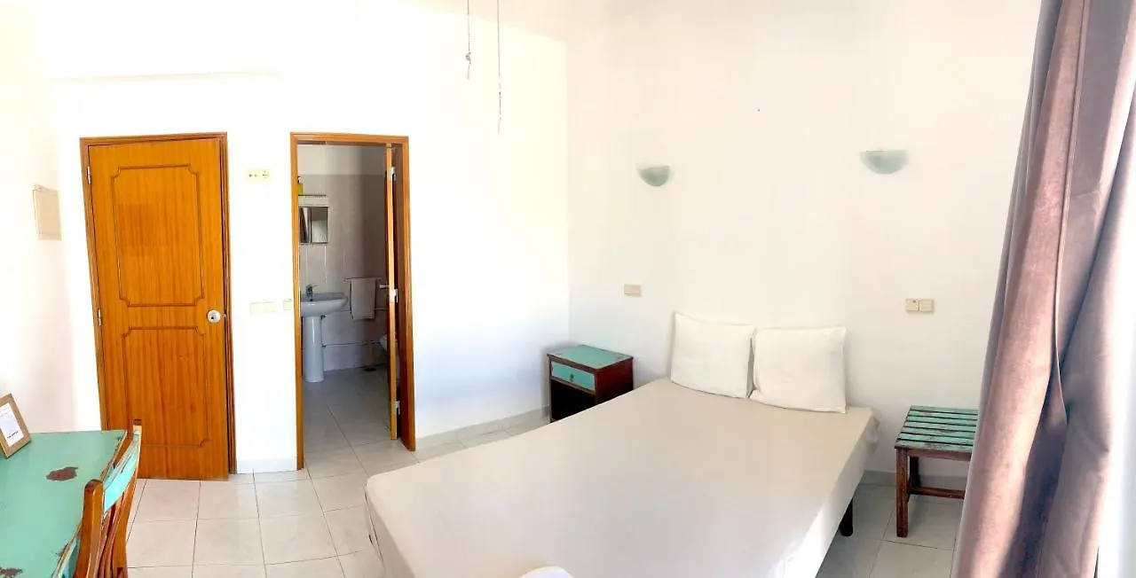 بيت ضيافة The Central Guesthouse فارو