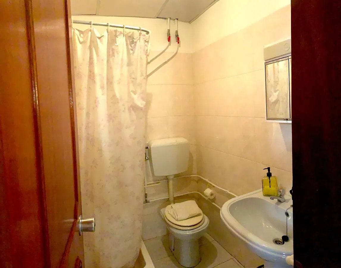 The Central Guesthouse فارو بيت ضيافة
