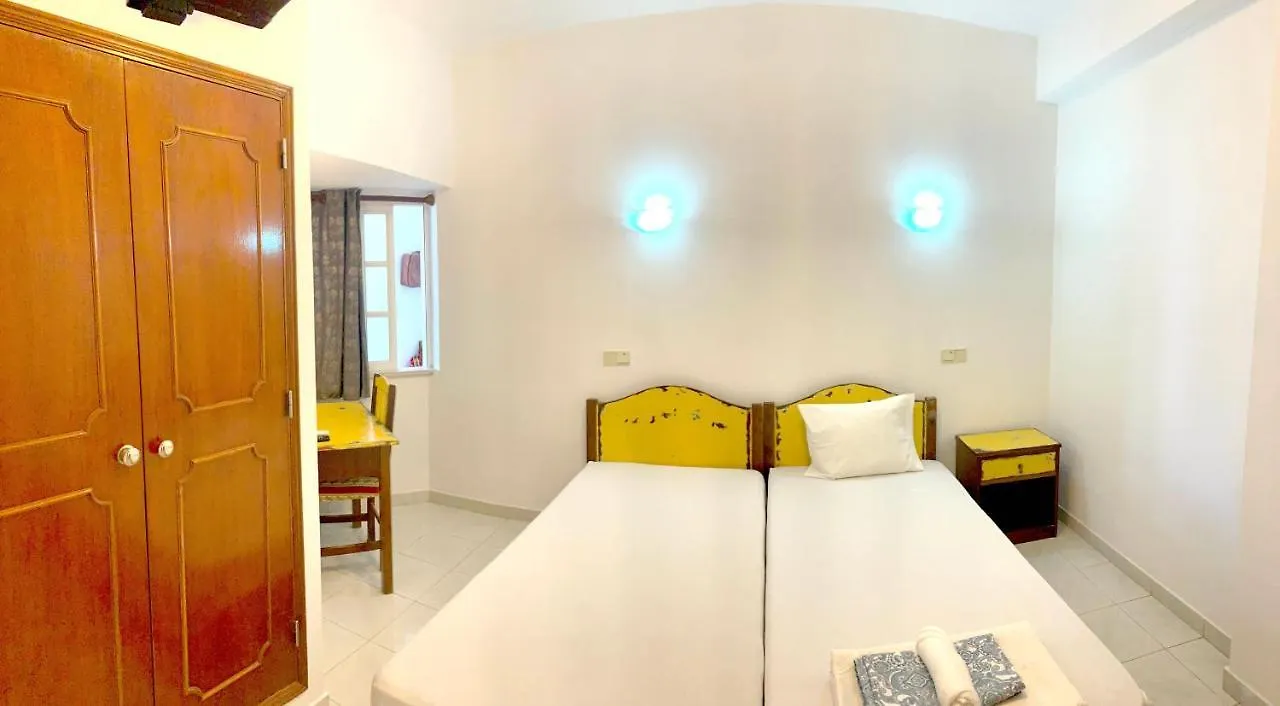 The Central Guesthouse Faro Pensionat